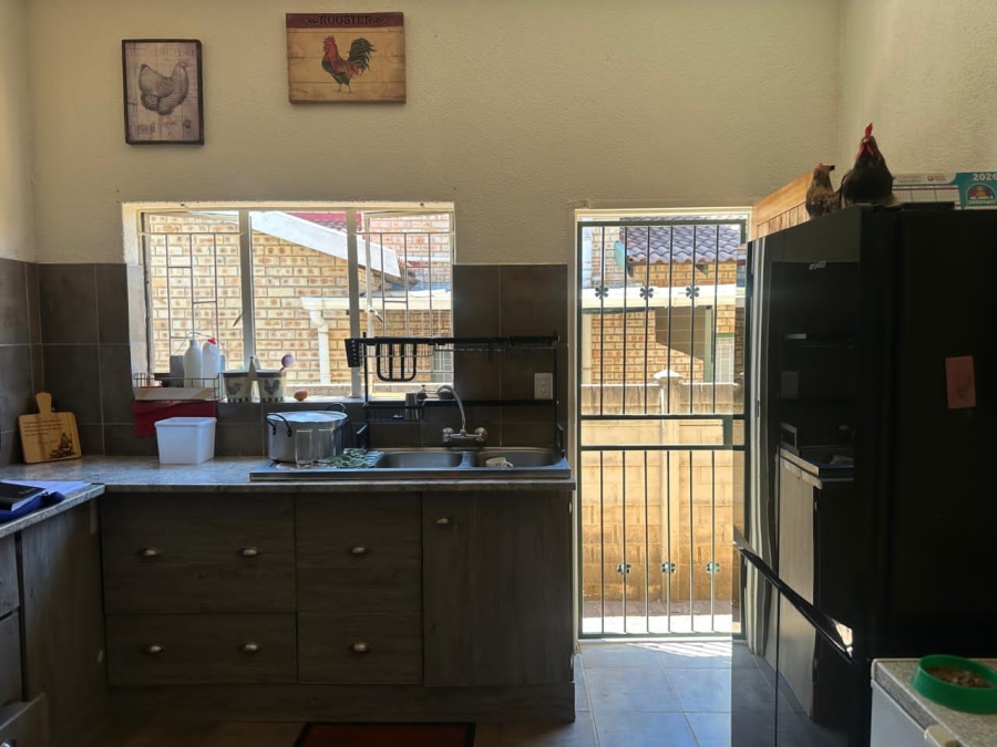 3 Bedroom Property for Sale in Protea Park North West